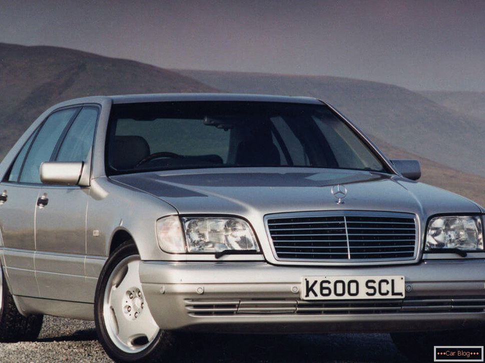 Coche Mercedes-Benz w140 - uno de los mejores autos de los años 90