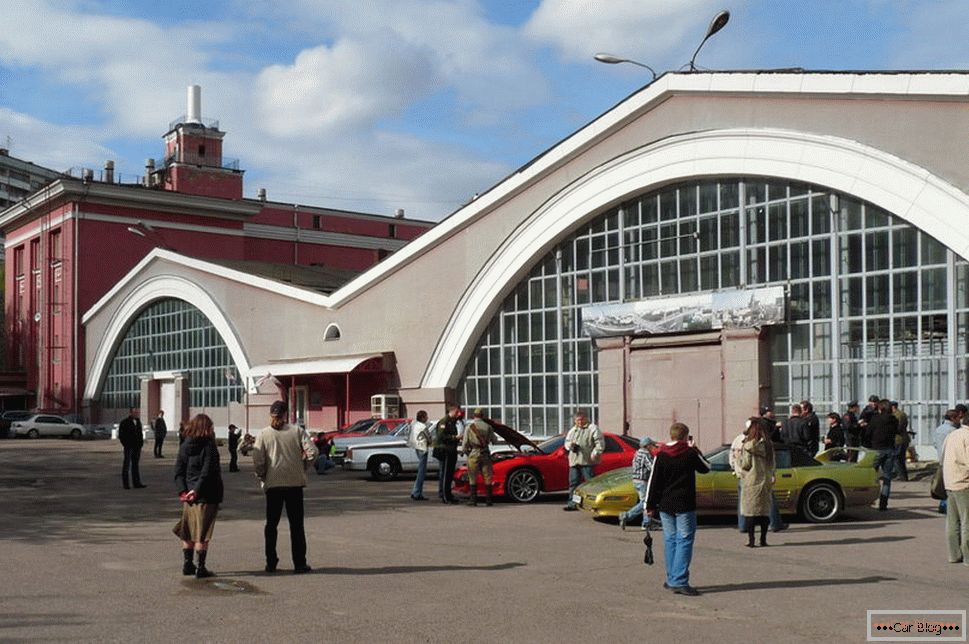 Museo de coches retro en la Val de Rogozhsky