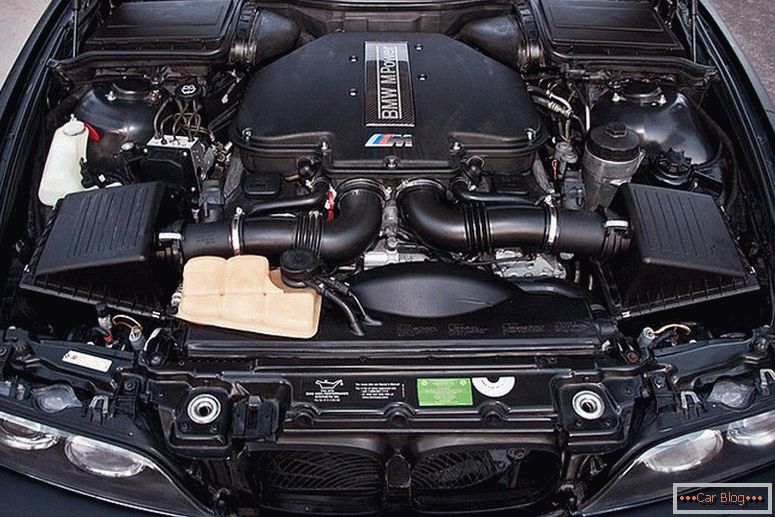 BMW M5 E39 мотор
