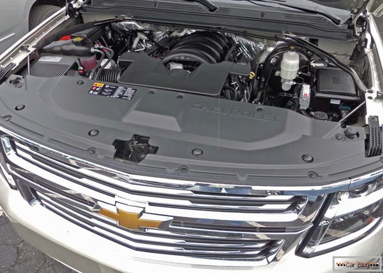 Motor Chevrolet Suburban 2014 foto