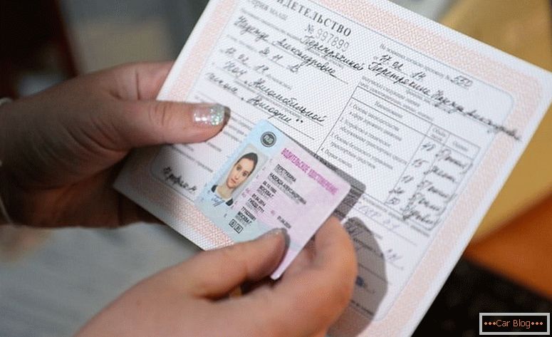Cómo obtener una licencia de conducir internacional