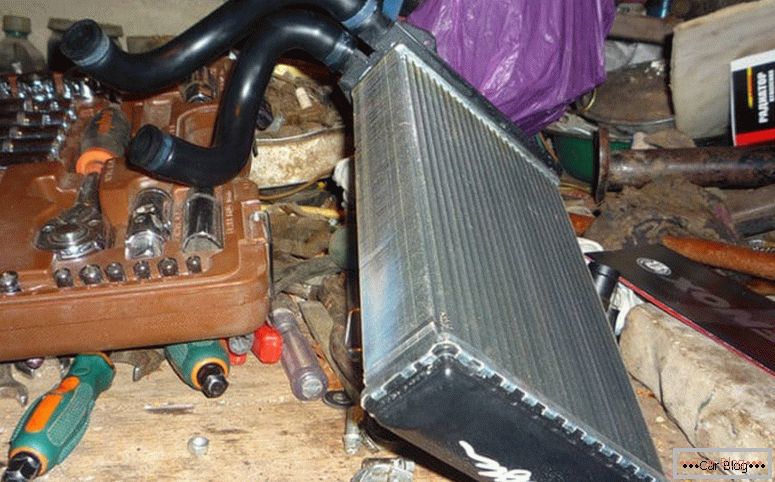 Cómo cambiar la estufa del radiador en el VAZ 2114