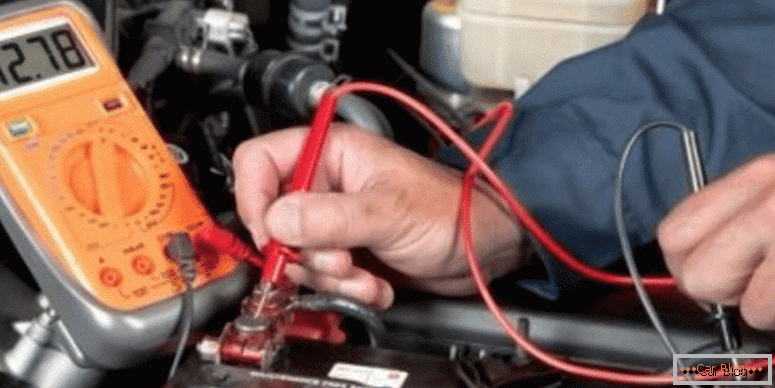 Cómo comprobar el generador mismo con un multímetro.