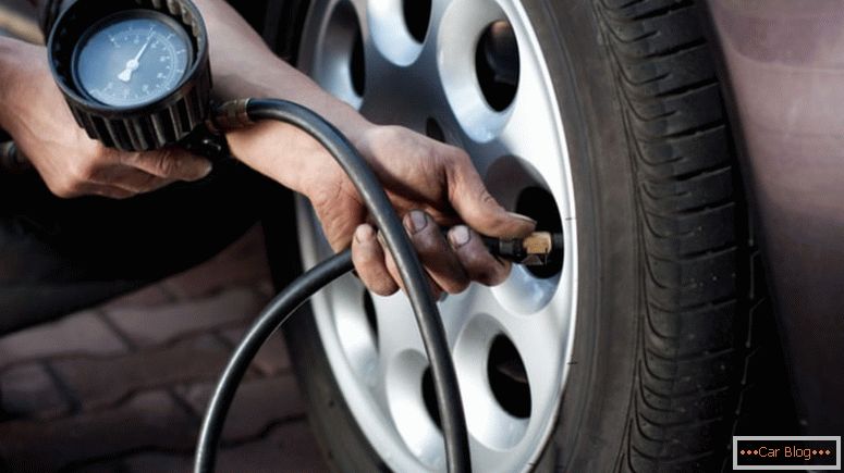 Presión correcta de los neumáticos para reducir el consumo.