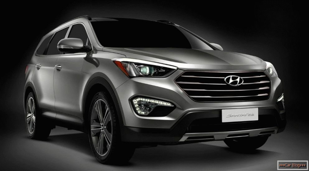 Корейцы представили рестайлинговый Hyundai Santa Fe 17 на чикагском автосалоне