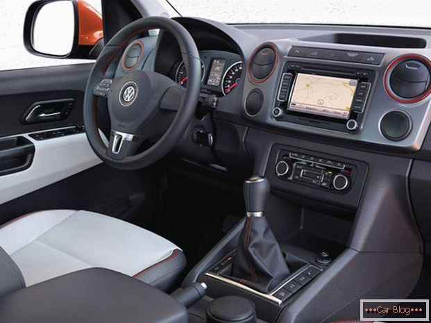 Dentro del coche Volkswagen Amarok