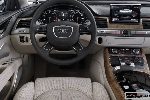 Uno de los sistemas de audio de más alta calidad instalados en el automóvil Audi A8.