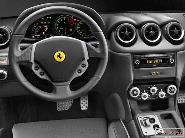 Bose Media System en un coche Ferrari
