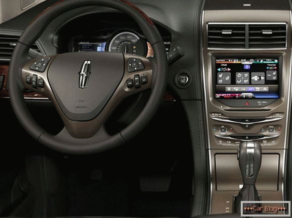 Sistema de audio de alta calidad para el coche Lincoln.