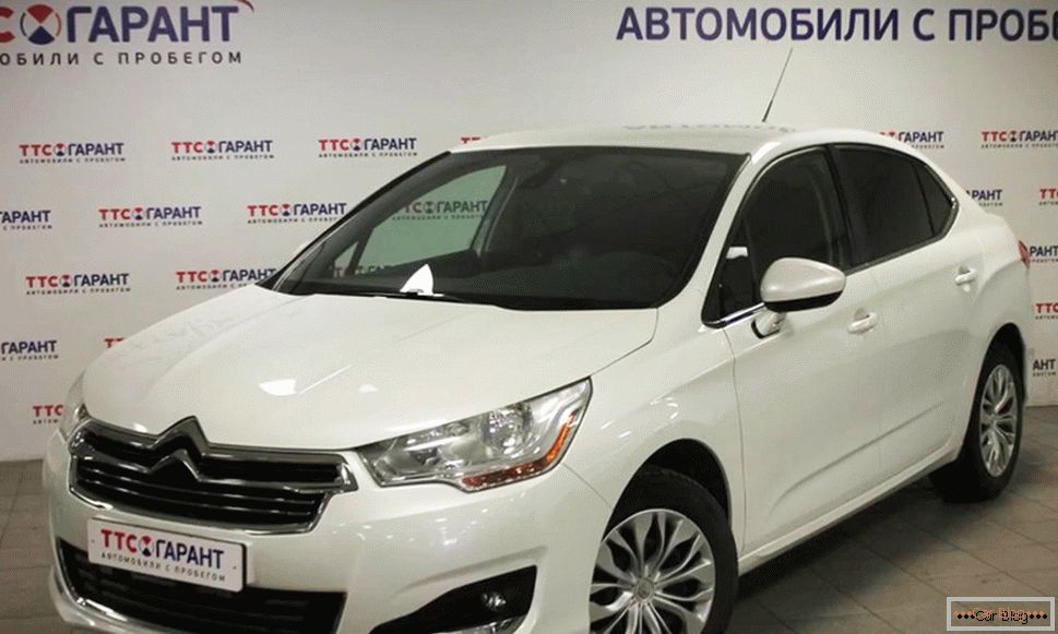 Automóvil Salon TransTechService Kazan
