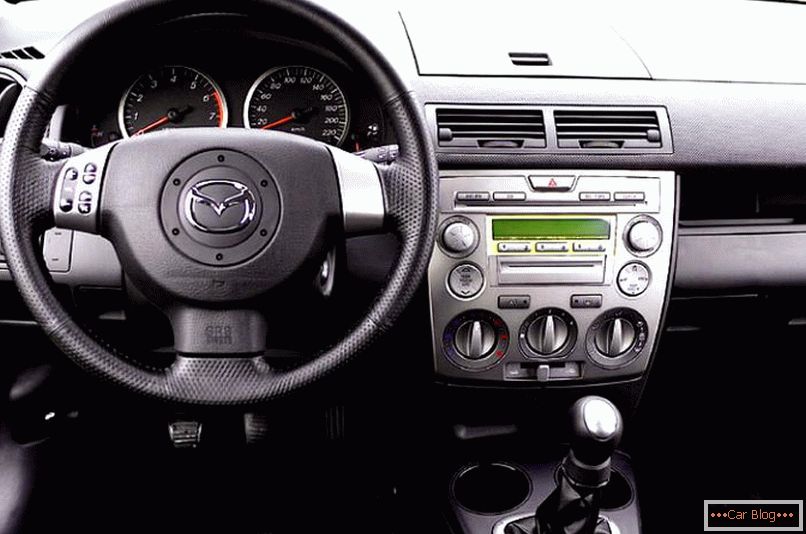 Mazda 2: tradiciones japonesas desde 2002