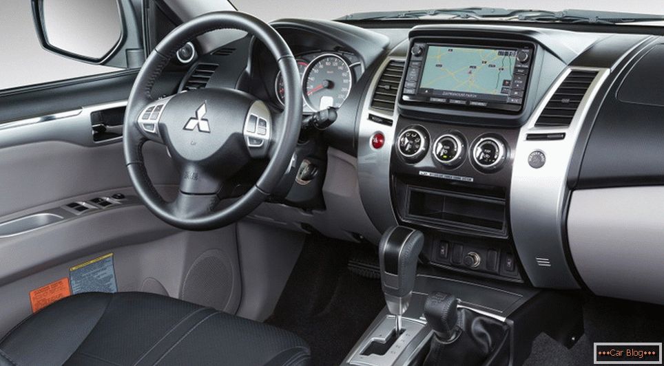 Mitsubishi Pajero будет дешевле на триста тысяч весь сентябрь
