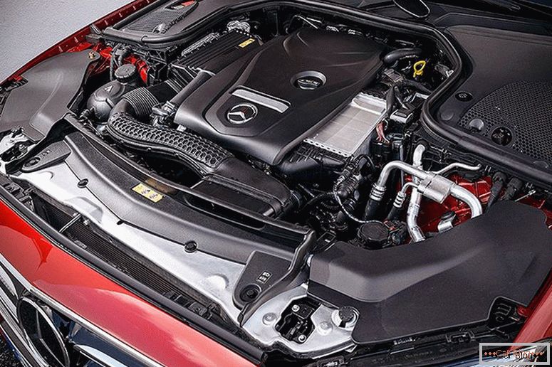 mercedes-E-clase-W213-2016-мотор