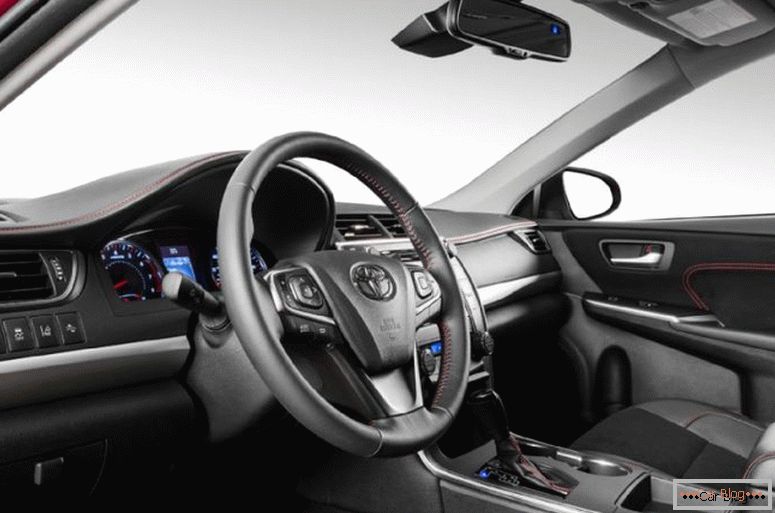 Toyota Camry 2015 interior foto