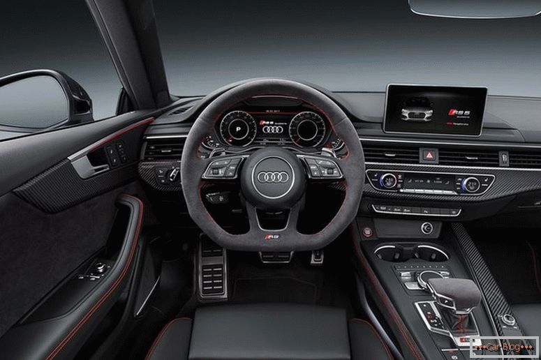 Пятая Эр-Эска Audi Coupé доехала до российских автодилеров