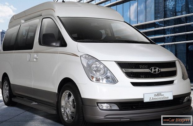 El minibús diesel de Korea Hyundai Grand puede ser un reemplazo para los minibuses