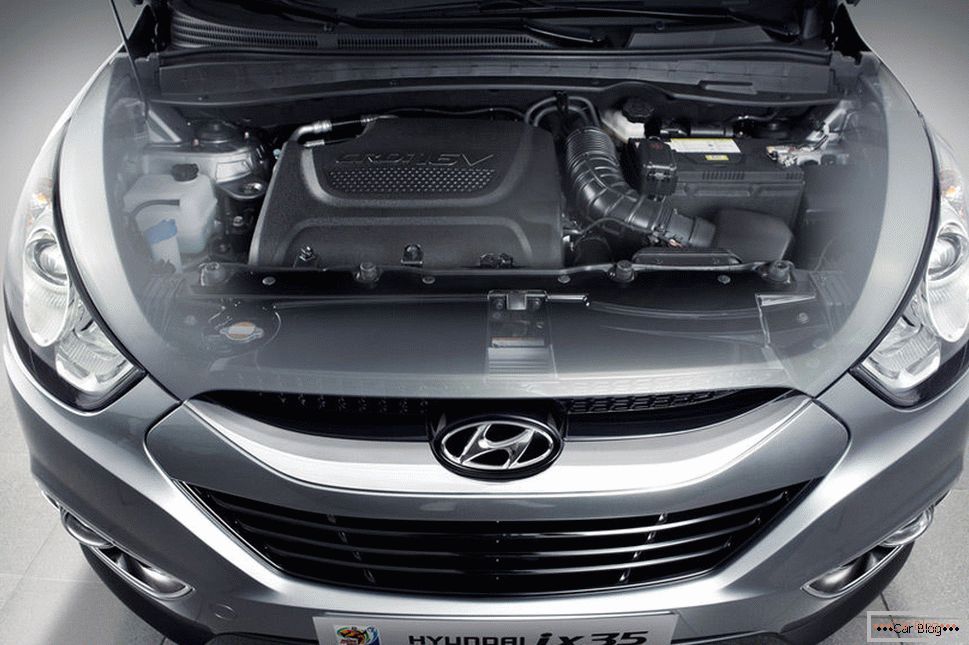 El motor del coche Hyundai ix35.