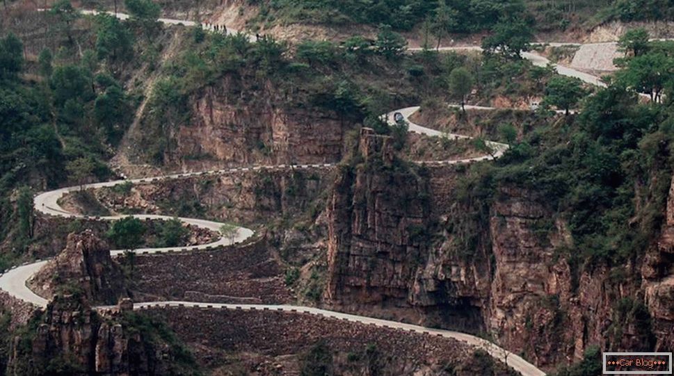 carretera del destino provincia de Yungas