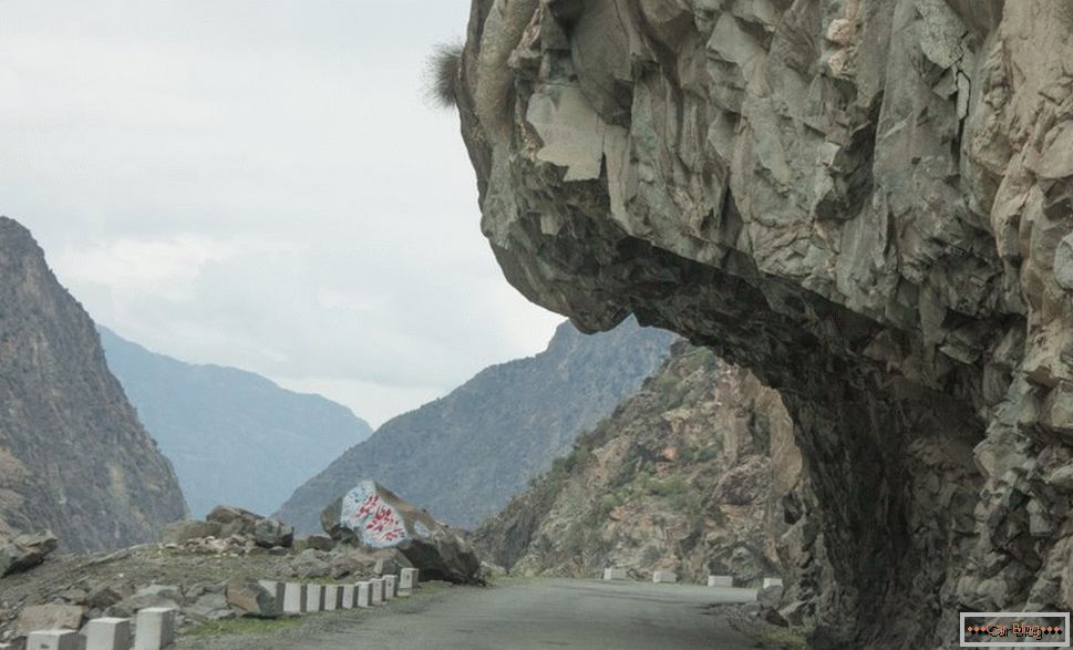 carretera de montaña en Pakistán