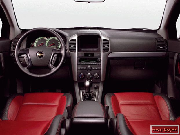 En el auto, Chevrolet Captiva confiaba en la conveniencia de usar controles.
