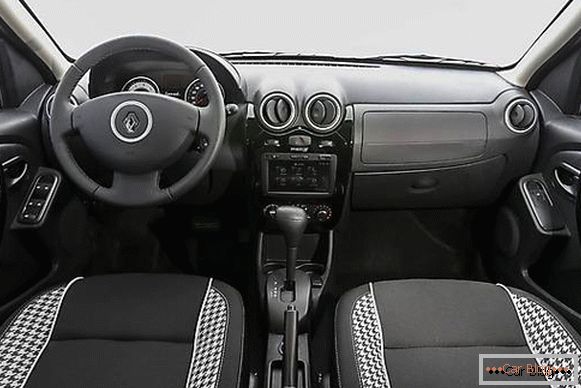 Las fallas en el diseño de la cabina del Renault Sandero están compensadas por la practicidad y el confort.