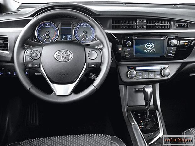 Salon Toyota Corolla es práctico y cómodo.
