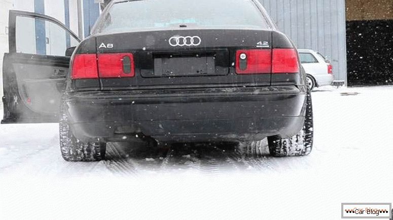Audi A8 (D24D) дрyфт по снегу