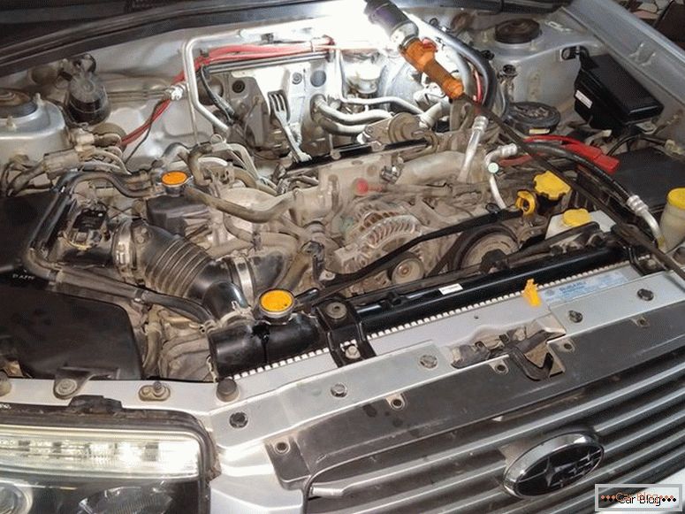 Reparación del motor Subaru Forester Turbo.