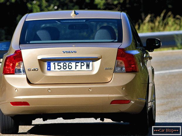 Volvo S40 coche: vista trasera