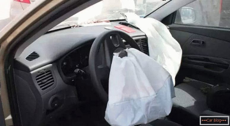 ¿Cómo comienza el reemplazo del airbag?