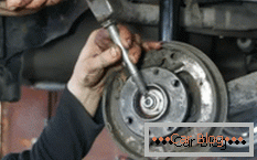 Cómo reemplazar correctamente el cojinete de la rueda trasera